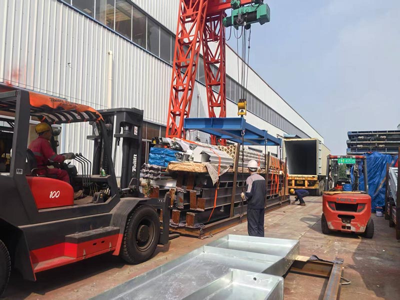 تم شحن الهياكل الفولاذية في غيانا بنجاح، مما يسهل رحلات البناء الخارجية الجديدة