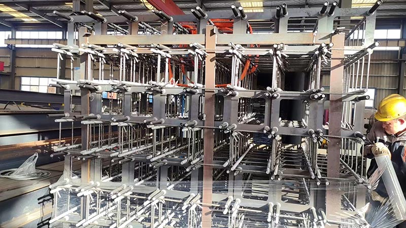 شركة Qingdao Liweiyuan تقدم مسامير تثبيت عالية القوة لمزرعة الدجاج في نيوزيلندا